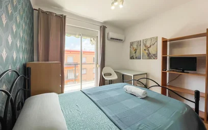 Private room at Avenida Jijona, Carolinas Bajas, image 4 of 10