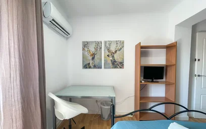 Private room at Avenida Jijona, Carolinas Bajas, image 5 of 10