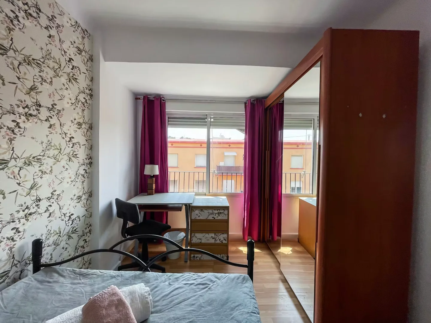 Room for rent in student apartment in , fully furnished