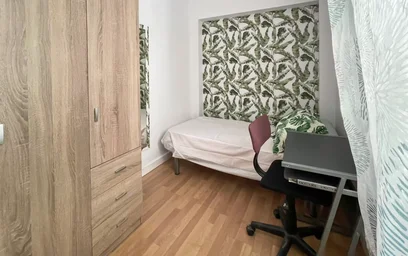 Room for rent in a shared flat in {area}