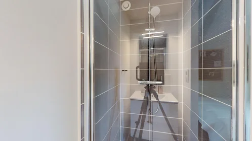 Privatzimmer in der 86 rue Claude Bernard, bild 13 von 16