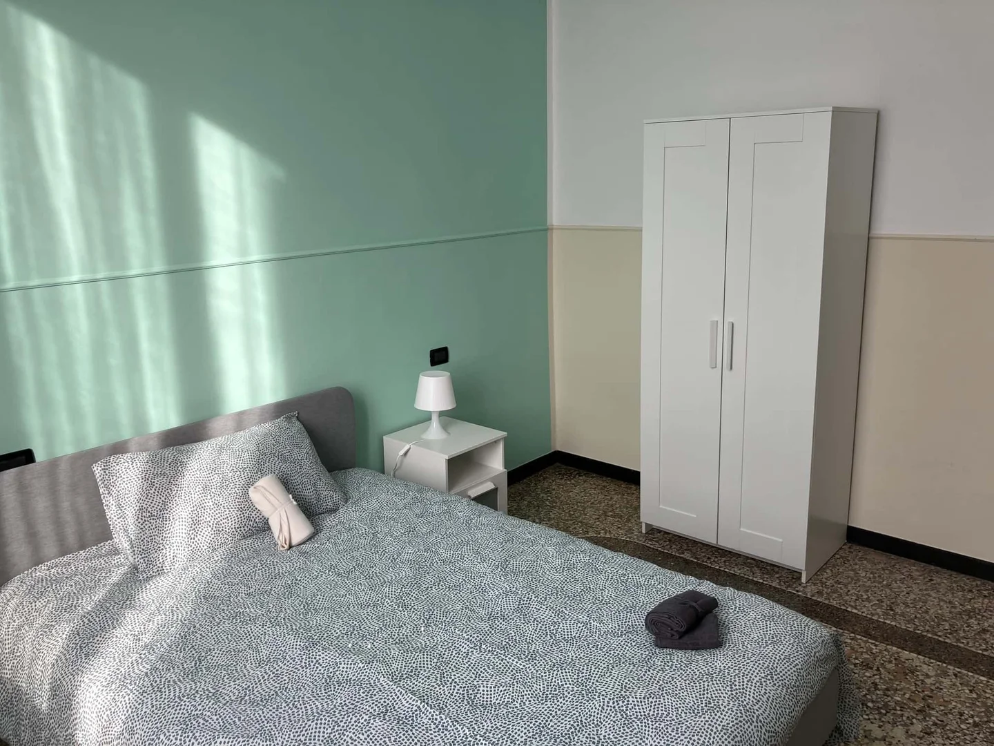 Chambre d'étudiant confortable et spacieuse dans