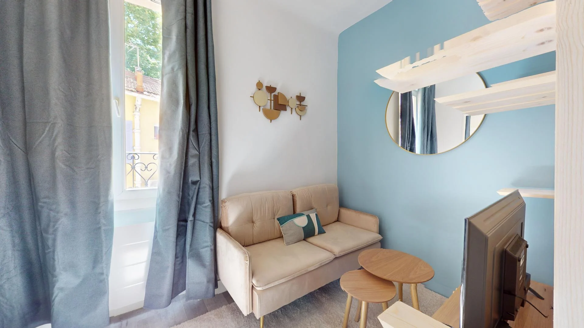 Cozy room for students available in 
