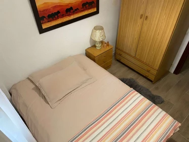 Quarto para alugar com cama de casal em Mostoles