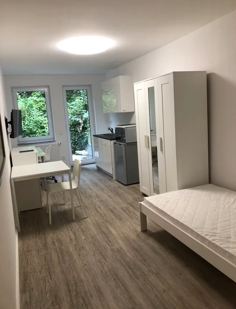 Cozy room for students available in 