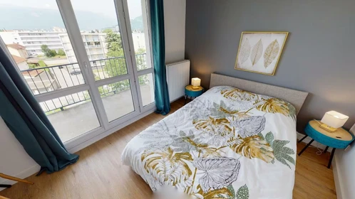 Chambre à louer dans un appartement en colocation à Saint-martin-d-heres