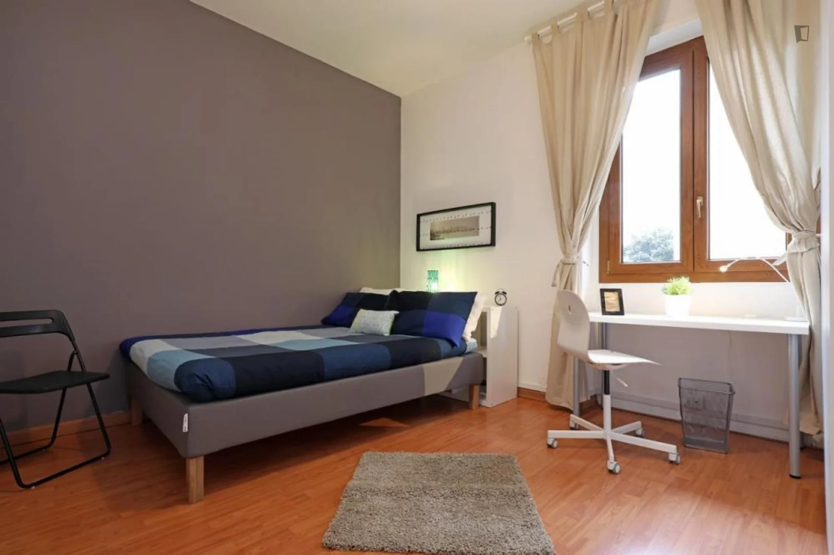 Budget-friendly student room close to campus in