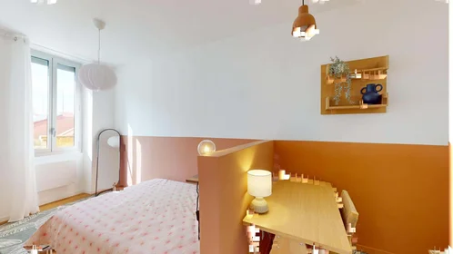 Private room at 7 Rue Antoine Blanc, 13010 Marseille, France, image 3 of 18