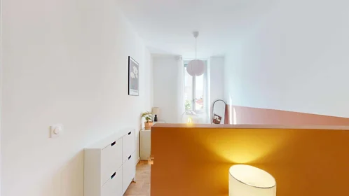 Private room at 7 Rue Antoine Blanc, 13010 Marseille, France, image 4 of 18