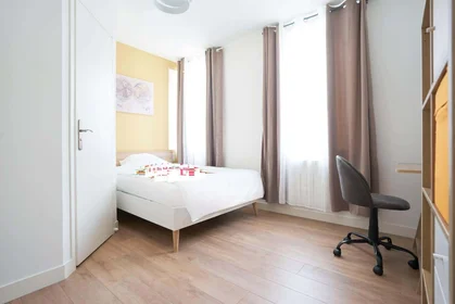 Habitación privada en 32 Rue Bourignon, 59000 Lille, France, imagen 1 de 10