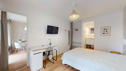 Habitación privada en 7 Rue de l'Abreuvoir, 57000 Metz, France, imagen 5 de 19
