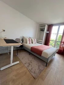 Quarto privado em Cergy, 95800, imagem 18 de 35
