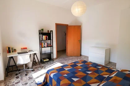 Quarto privado em Viale Livio Salinatore, , imagem 2 de 6