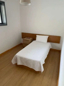 Room for rent with double bed Porto