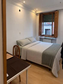 Private room at Calle Noviciado, image 1 of 10