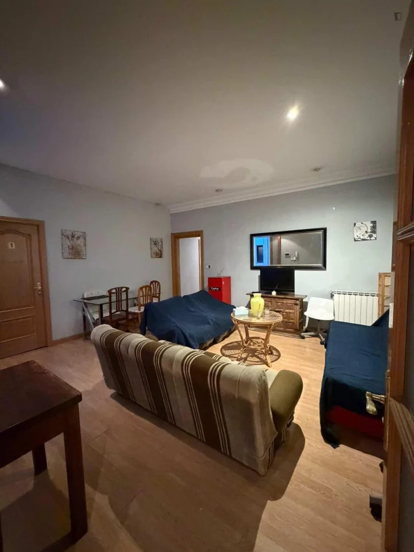 Cozy room for students available in