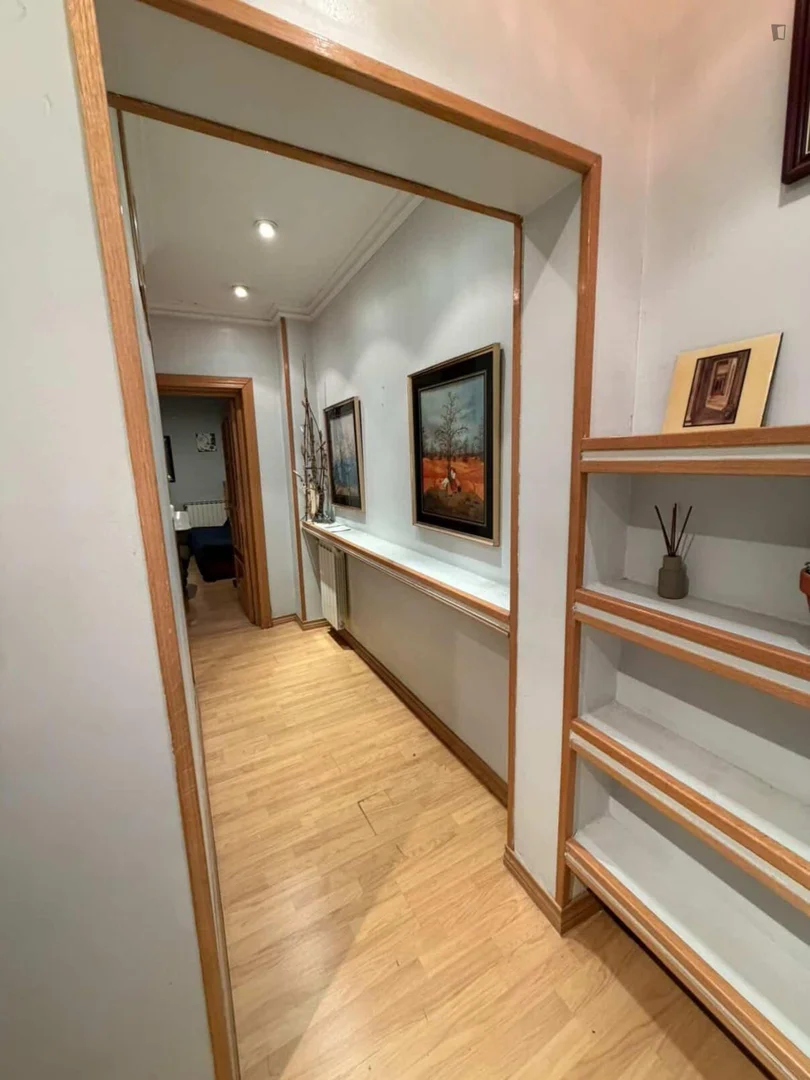 Room for rent in student apartment in , fully furnished