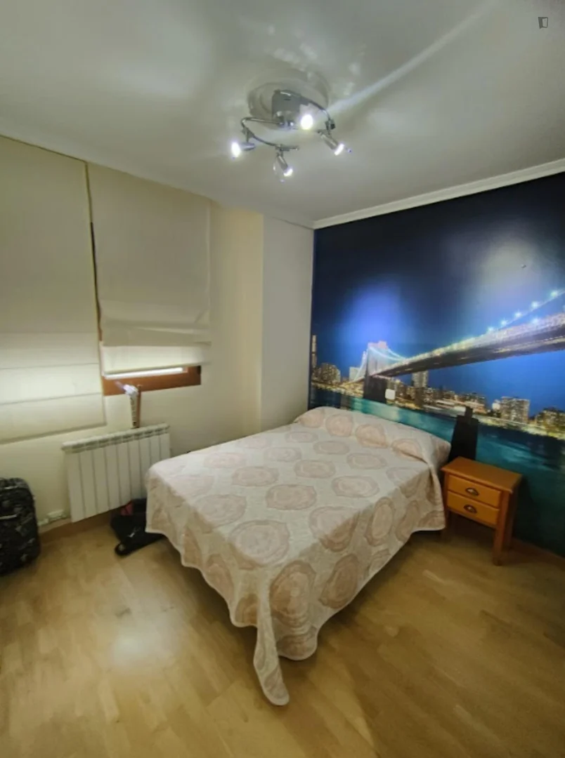 Habitación asequible para estudiantes con buena iluminación en 
