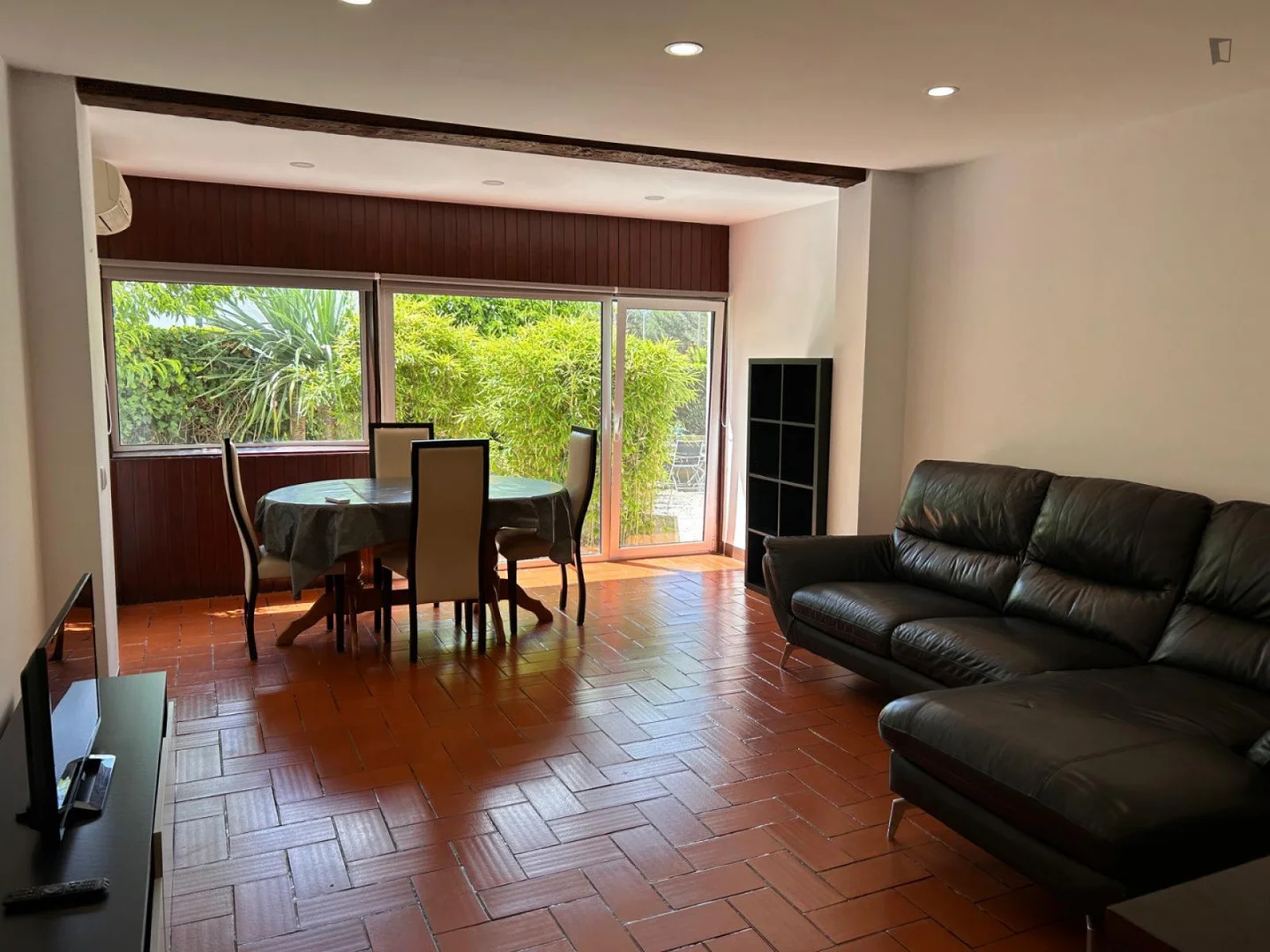 Rua das Buganvilias Nº25 R/C A