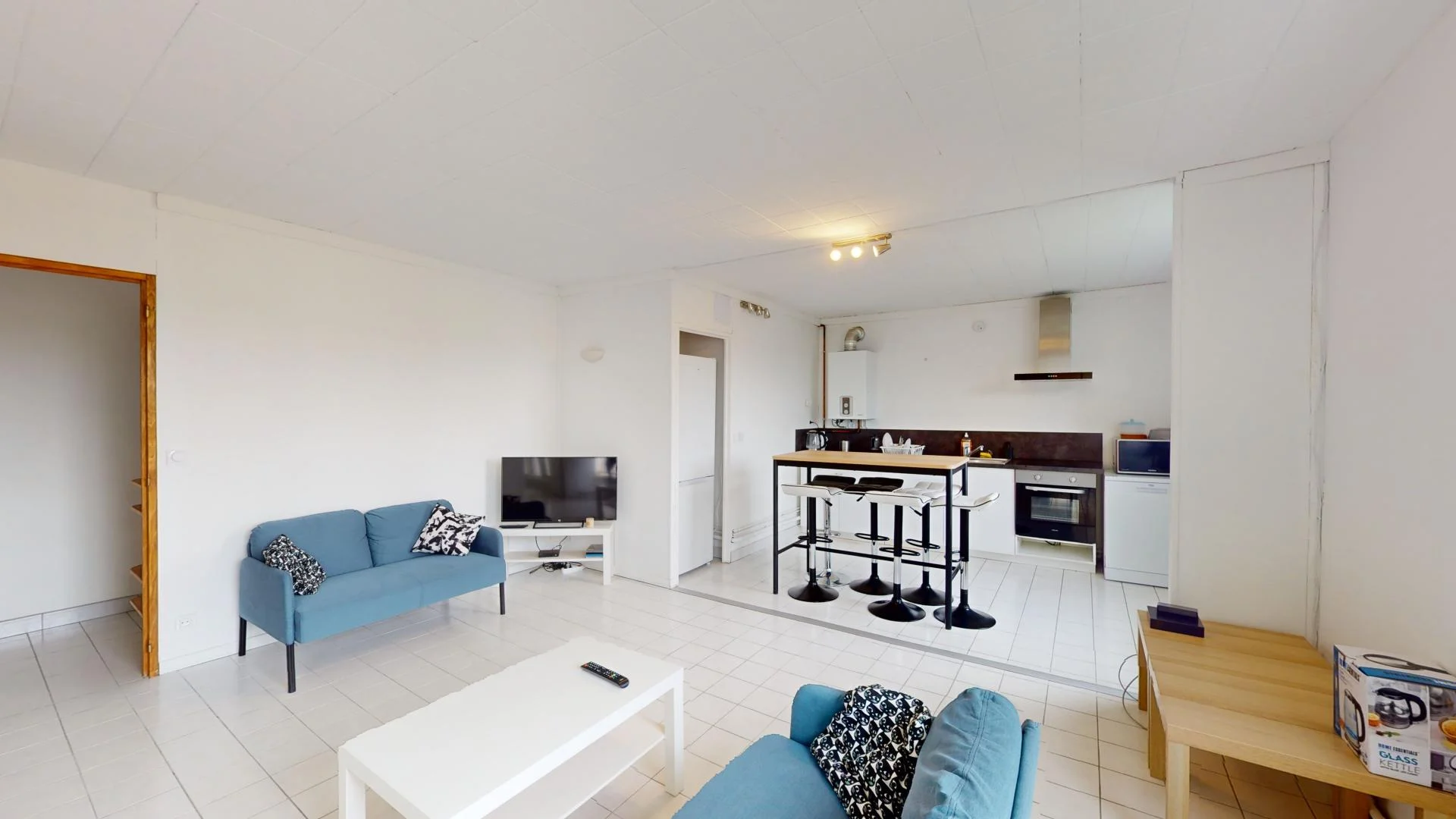 Economical student room with convenient location in 