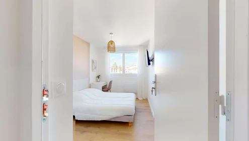 Özel oda konumu 622 Rue de Centrayrargues, 34000 Montpellier, France, 8 24 görüntüsü