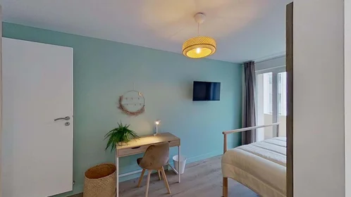 Quarto privado em 23 Rue Jean Jaurès, 29200 Brest, France, imagem 6 de 27