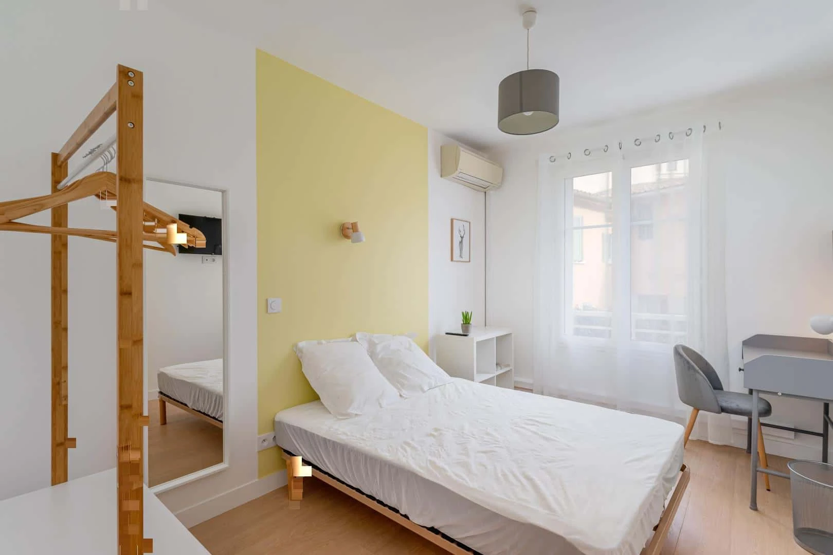 Habitación en apartamento estudiantil en alquiler en , completamente amueblado