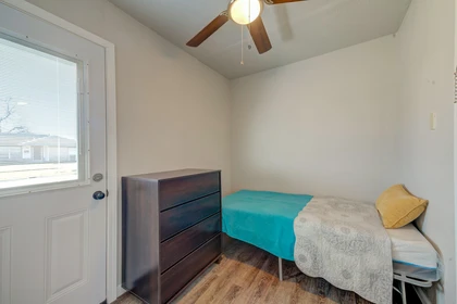 Room for rent with double bed Houston