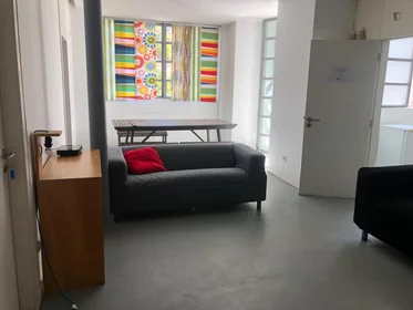Private room at Avenida Almirante Reis, image 5 of 12