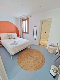 Bright private room in Palma-de-mallorca