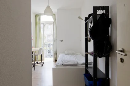 Privatzimmer in der Avenida Almirante Reis, bild 1 von 12