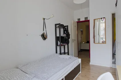 Privatzimmer in der Avenida Almirante Reis, bild 3 von 12