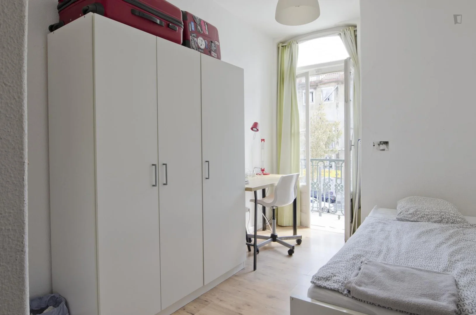Helles und luftiges Studentenzimmer mit einfachem Zugang zur Universität in 
