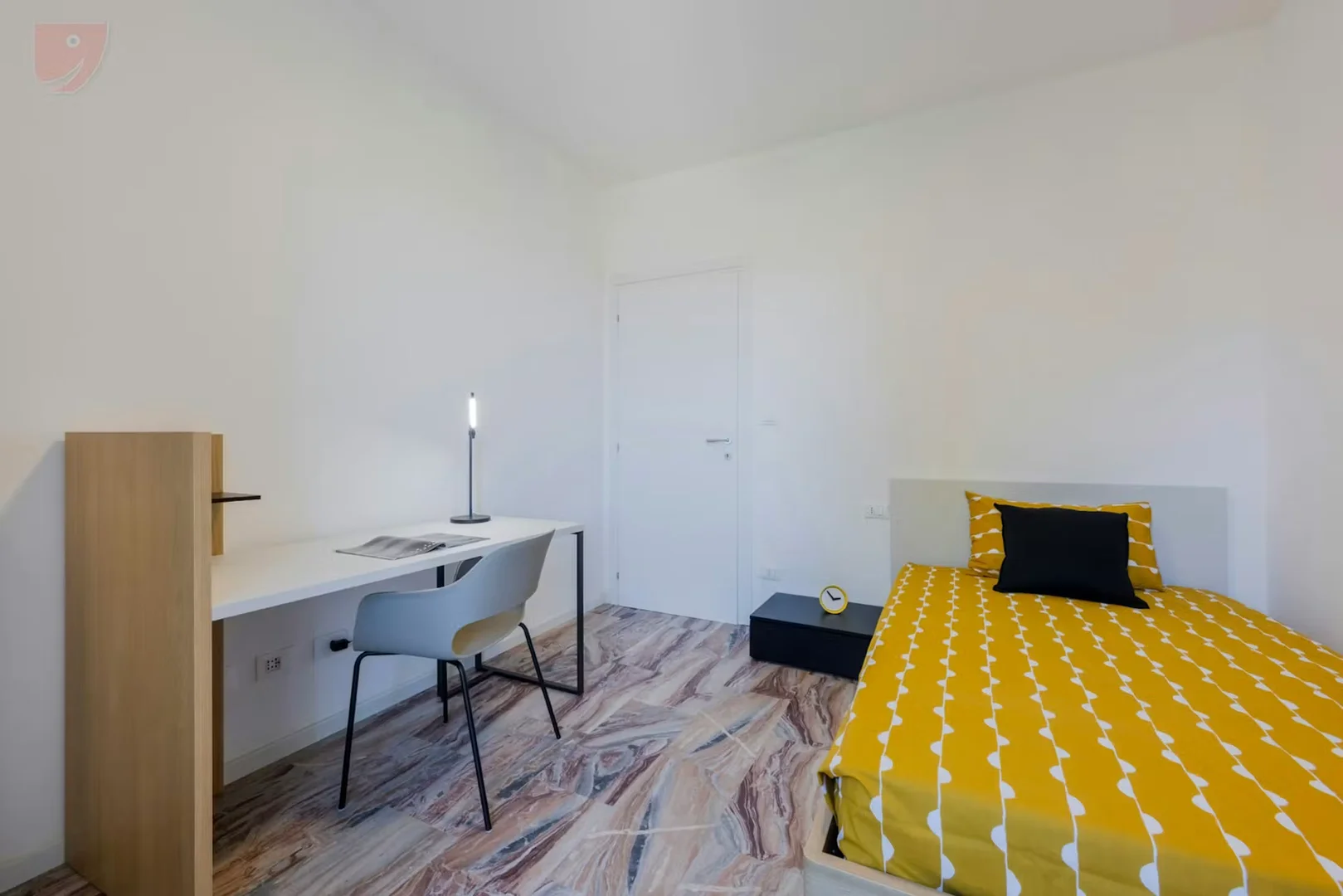Chambre d'étudiant économique avec emplacement pratique dans 