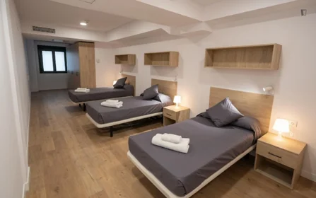 Quarto privado em Avda. de la Universidad, imagem 1 de 10