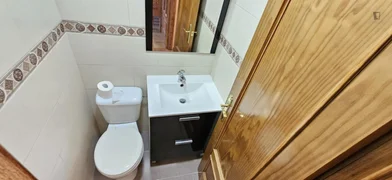 Chambre privée à Calle Río Valdemarías, image 11 de 12