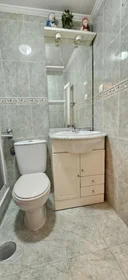 Chambre privée à Calle Río Valdemarías, image 9 de 12