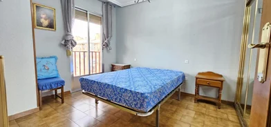 Quarto privado em Calle Río Valdemarías, imagem 1 de 10