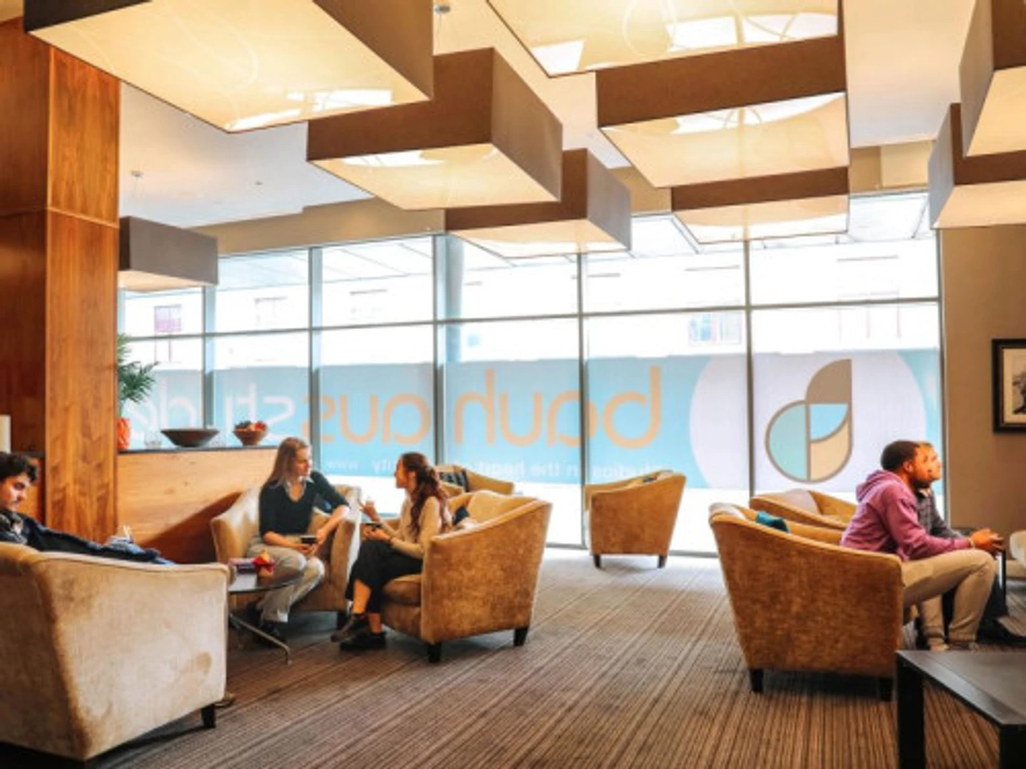 Chambre abordable pour les étudiants avec un bon éclairage dans 