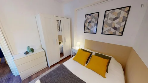 Habitación privada en Boulevard d'Arcole, imagen 1 de 10