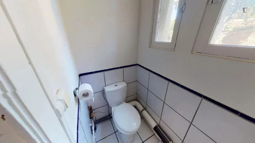 Stanza privata in Boulevard d'Arcole, immagine 19 di 21