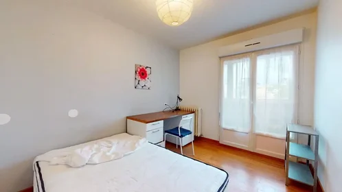 Chambre privée à Rue de Bugarel, Estanove, image 1 de 10