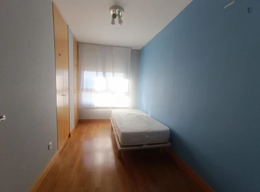 Habitación en alquiler con cama doble Pamplona-iruna