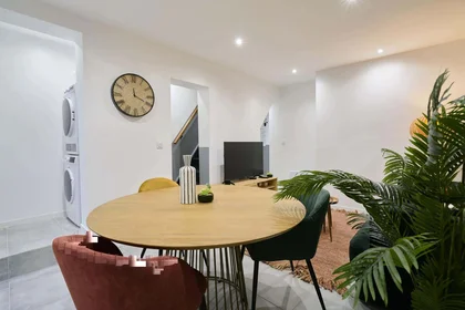 Quarto privado em 4 Rue du Grand Fossart, 59300 Valenciennes, France, imagem 14 de 25