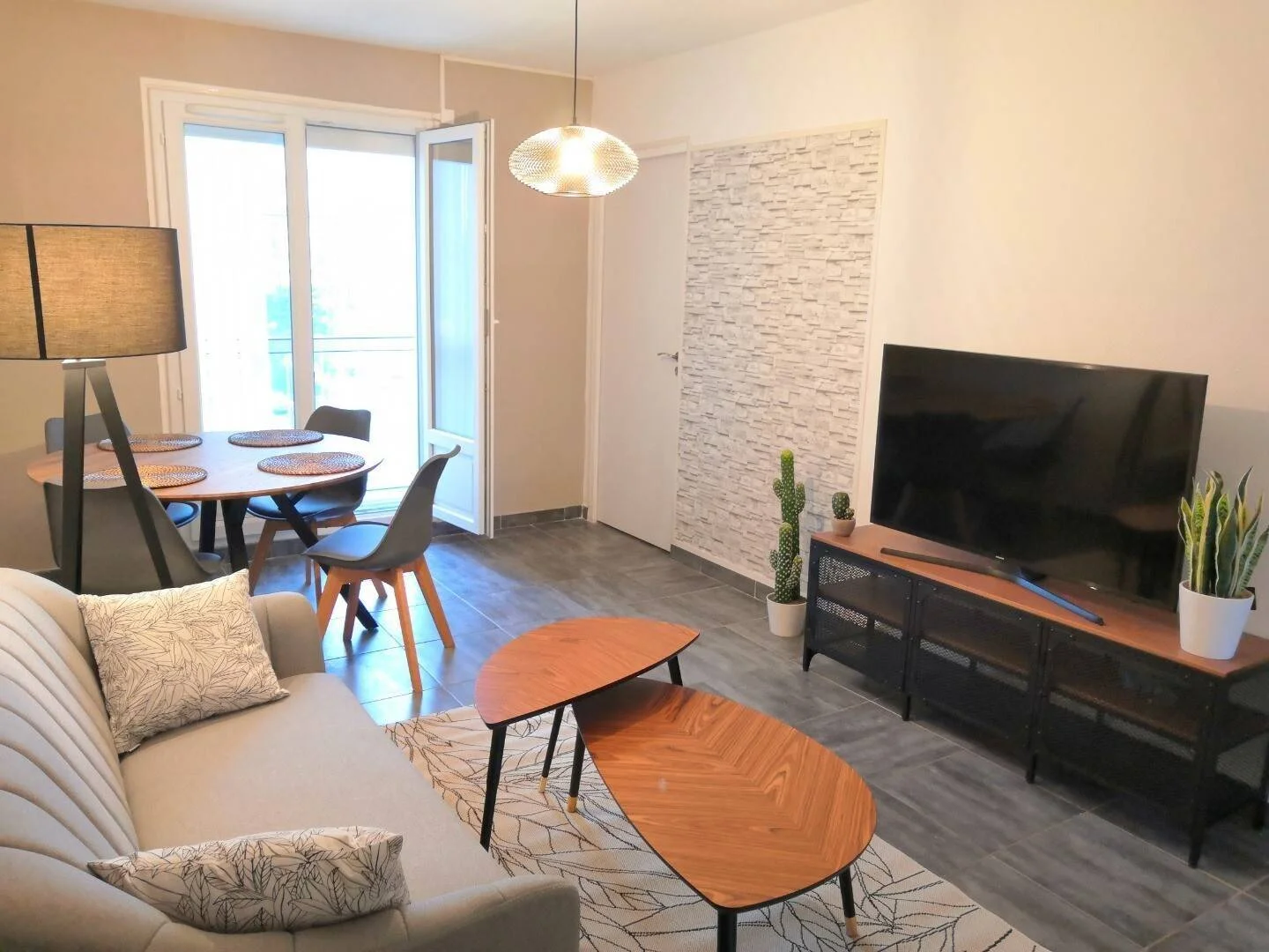 Habitación acogedora para estudiantes disponible en 