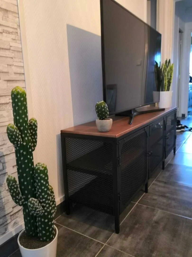 Habitación acogedora para estudiantes disponible en 