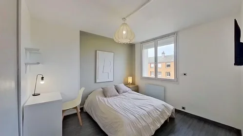 Habitación privada en Boulevard Stanislas Girardin, , imagen 2 de 10