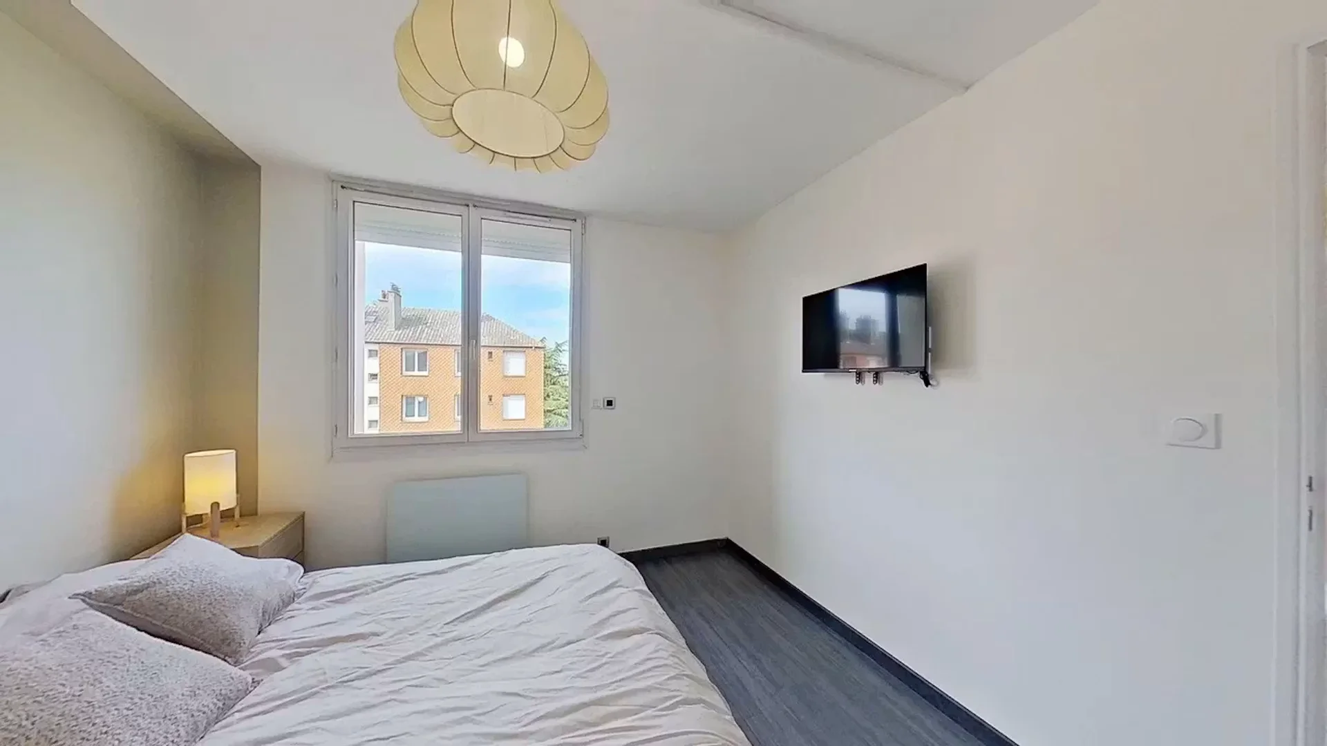 Funktionelles Studentenzimmer perfekt zum Studieren in 