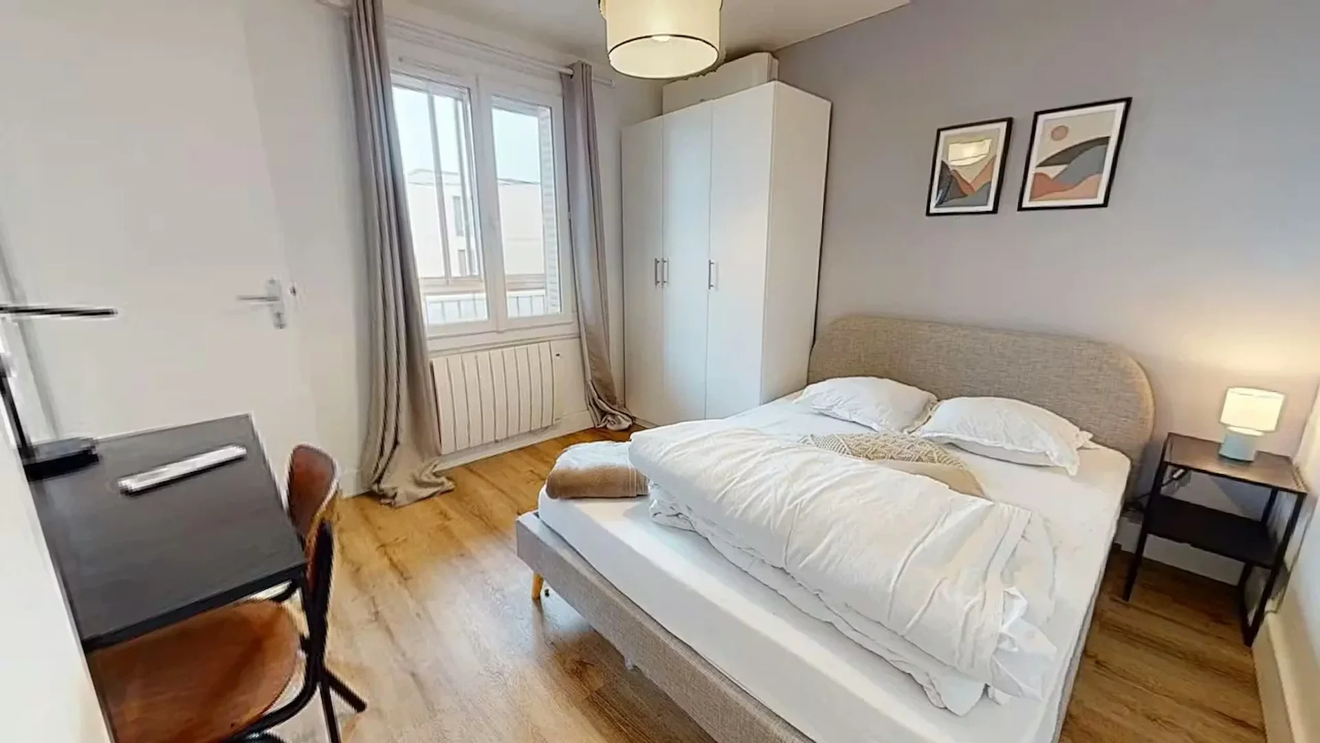 Quarto de estudante económico com localização conveniente em 