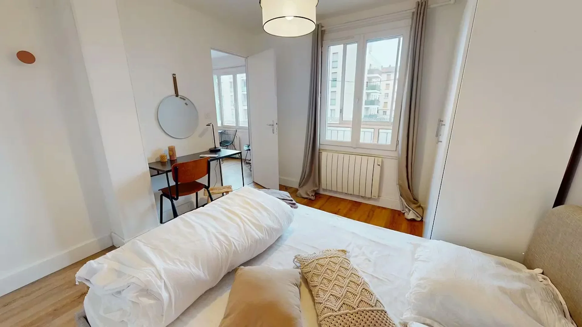 Quarto de estudante económico com localização conveniente em 